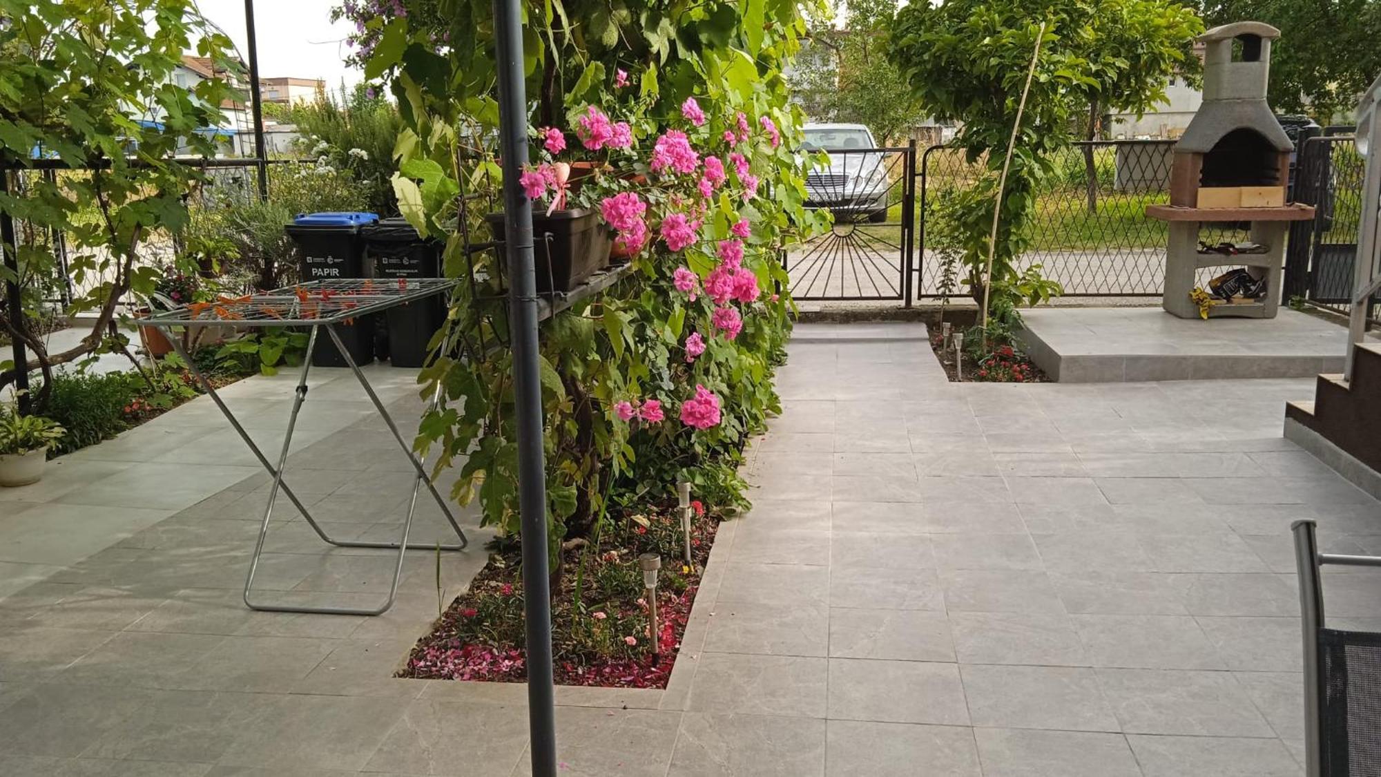 Apartman Tina Zagreb Exteriör bild